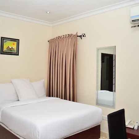 De Rigg Place - Alaka Estate, Surulere Lagos Luaran gambar